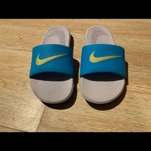 Nike slides